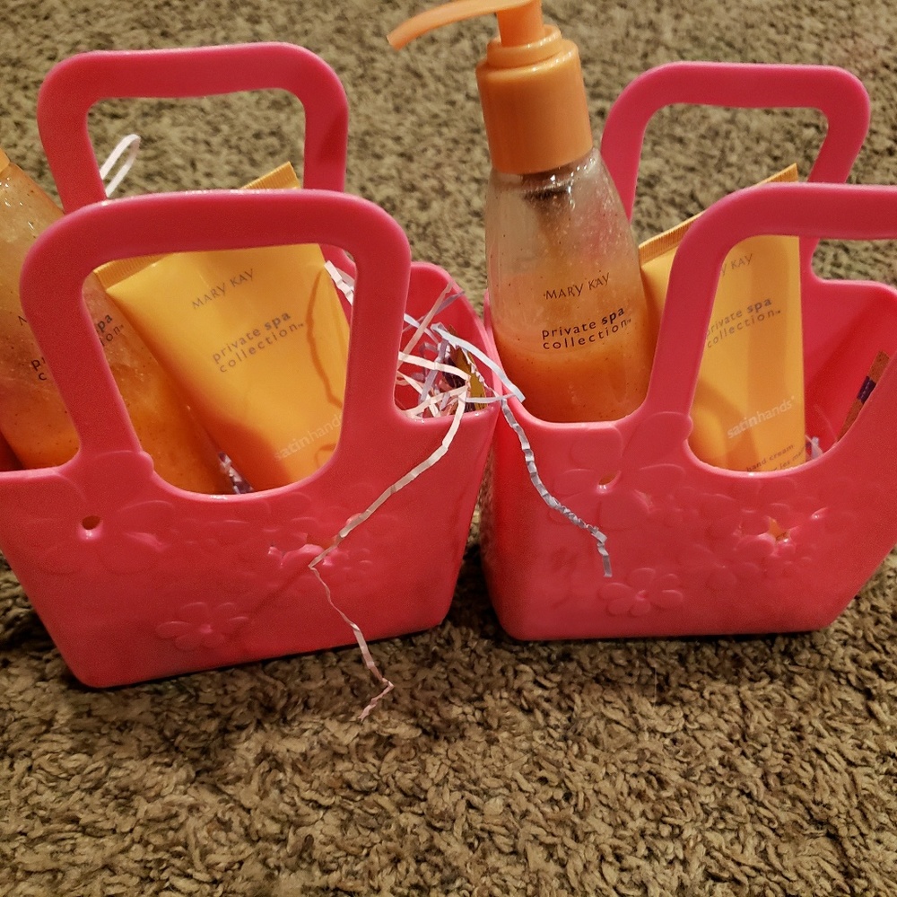 Private spa collection satin hands scrub and lotio